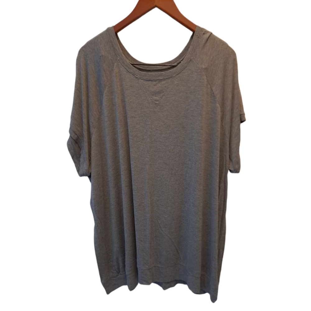 Torrid Super Soft Gray Short Sleeve Top Size 4 4X